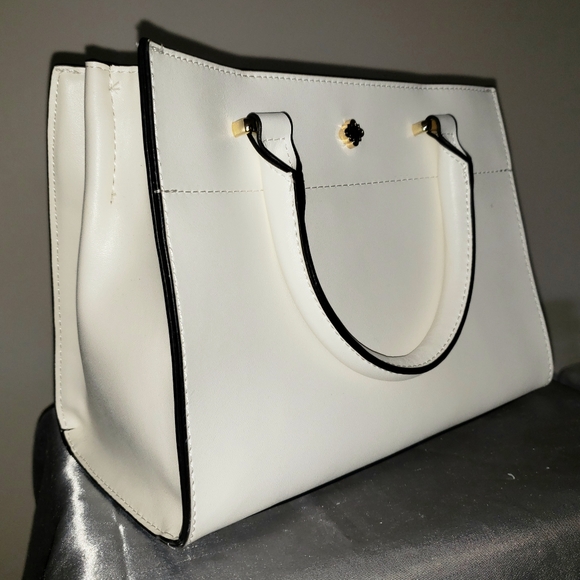CROWN & IVY Handbag / Shoulder Crossbody Purse - Off White - Like New - Picture 3 of 6